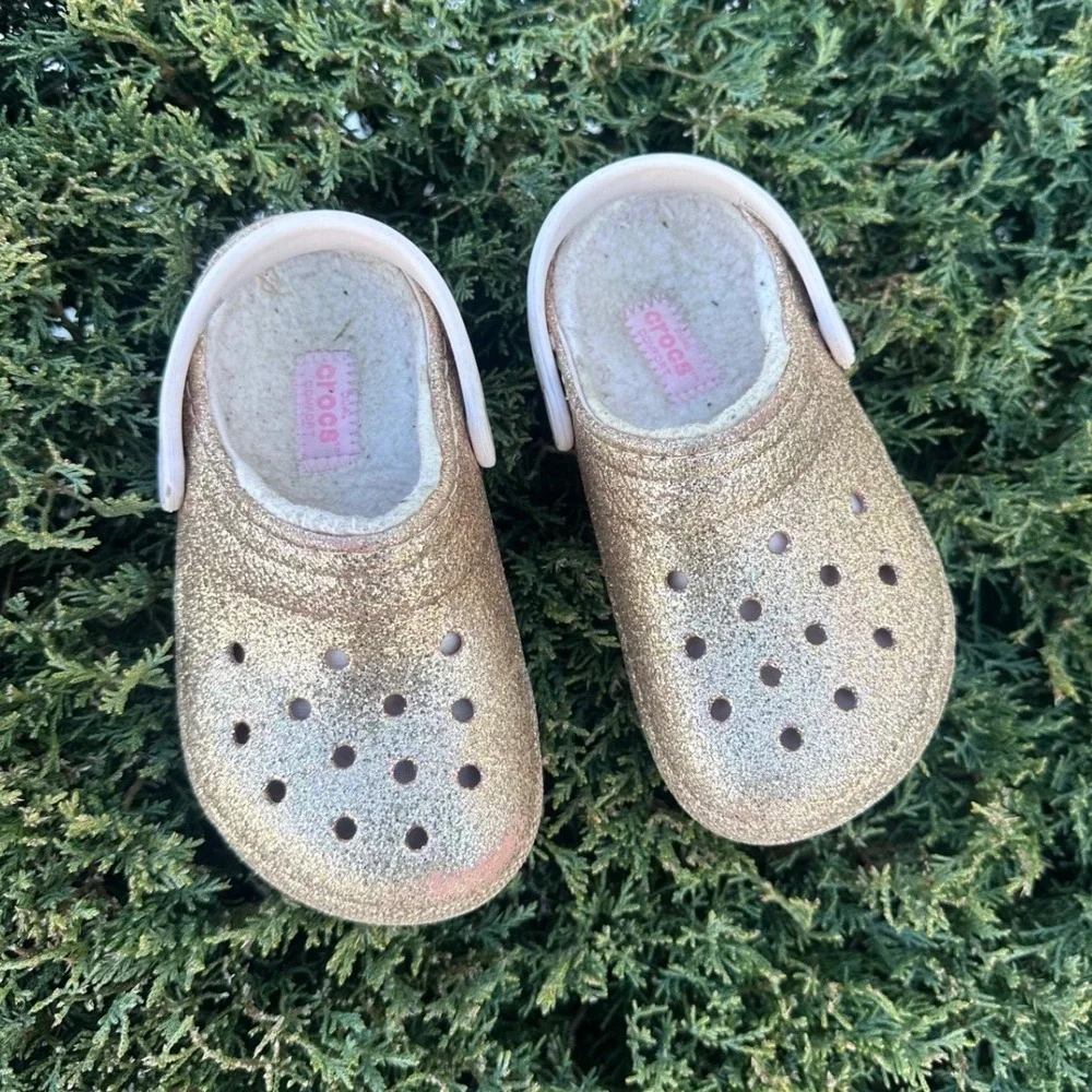 CROCS KIDS CLASSIC LINED GLITTER CLOGS Toddler‎ Size 9/10 Gold